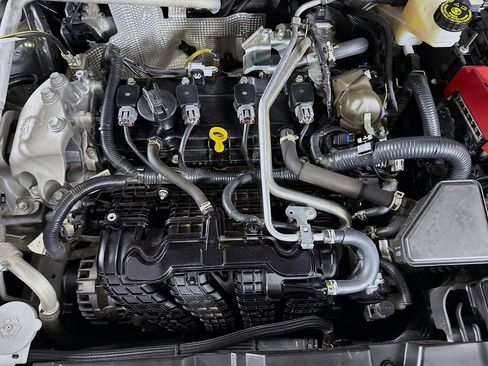 Used 2023 Mitsubishi Outlander SE image 39