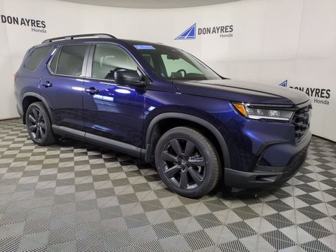 Certified 2023 Honda Pilot Sport image 11