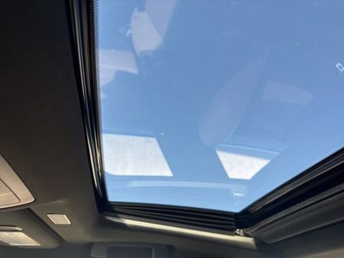 Used 2025 Lexus ES 350 w/ Premium Package image 16