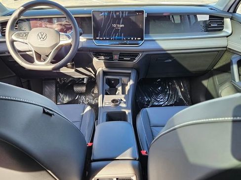 New 2026 Volkswagen Tiguan SE image 8