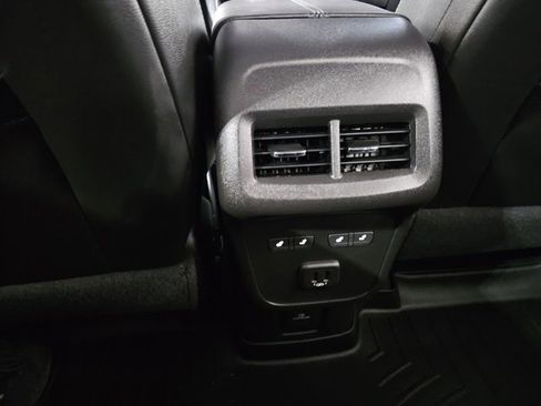 Used 2022 Chevrolet Equinox Premier image 35