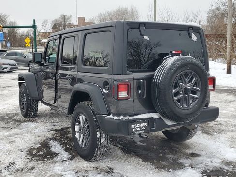 Used 2024 Jeep Wrangler Sport S image 4