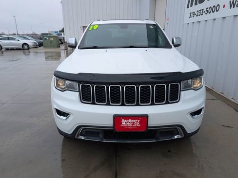 Used 2019 Jeep Grand Cherokee Limited image 38