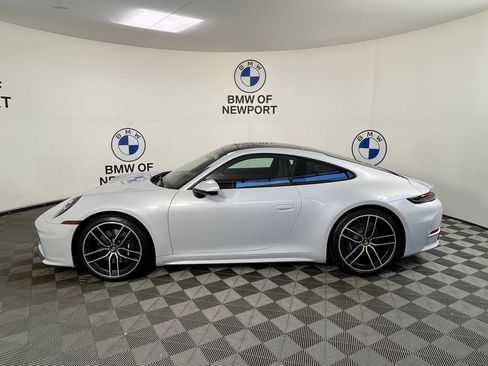 Used 2025 Porsche 911 Carrera RWD image 10