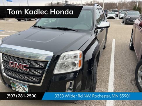 Used 2015 GMC Terrain SLT image 1