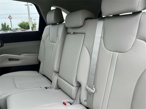 New 2025 Kia Sorento S image 21