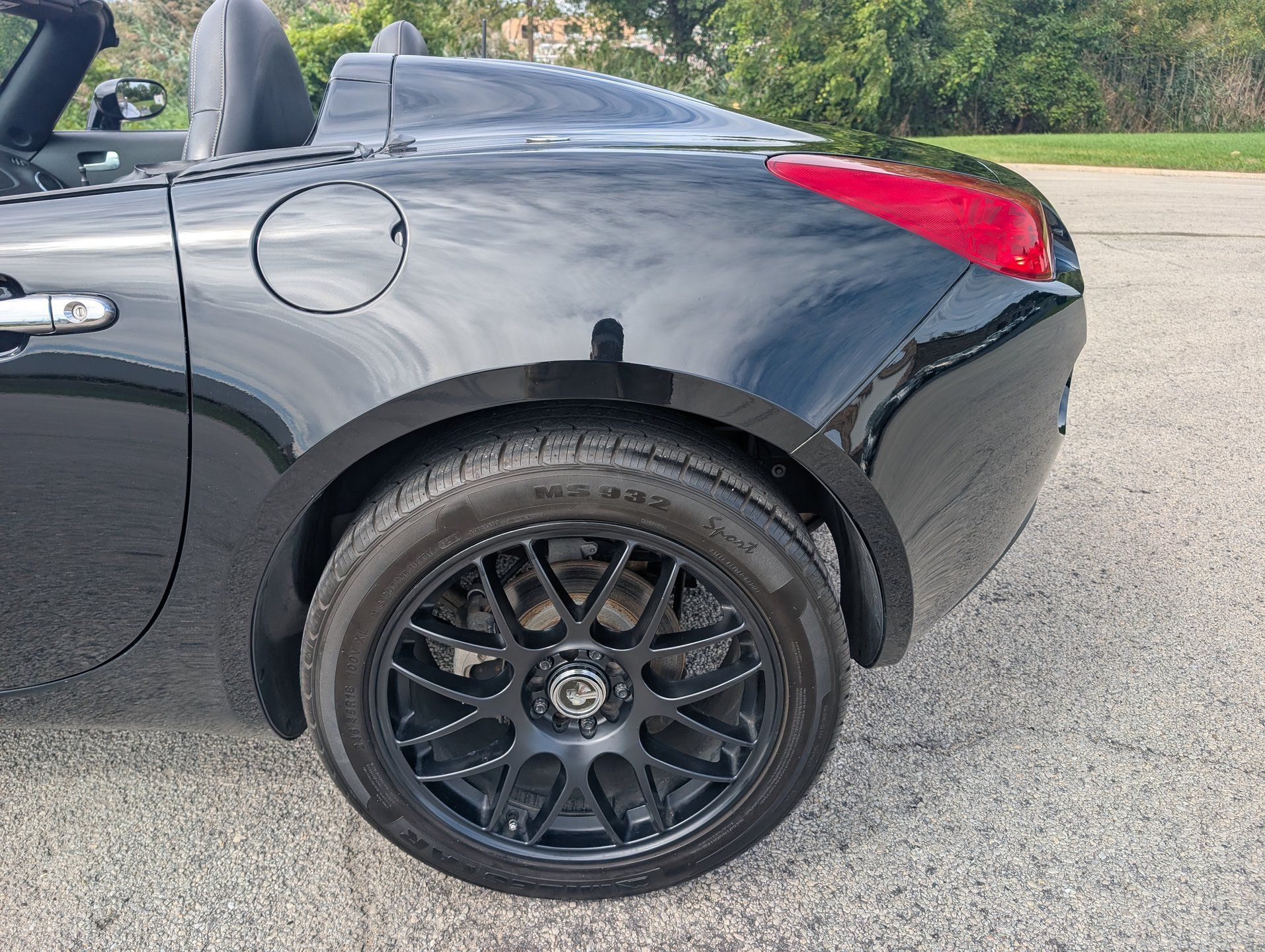 Used 2006 Pontiac Solstice Convertible w/ Premium Package RWD image 39