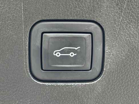 Used 2024 Buick Enclave Premium image 31