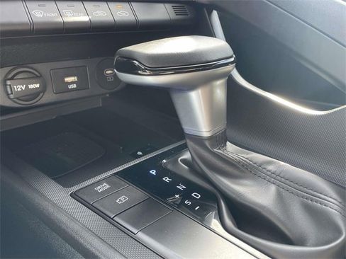 Certified 2025 Hyundai Elantra Sport image 24