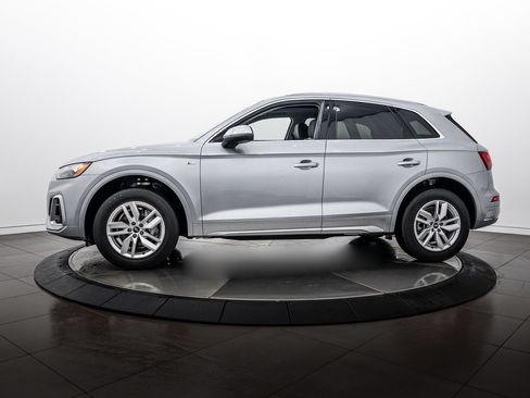 Used 2023 Audi Q5 2.0T Premium w/ Convenience Package AWD/4WD image 6