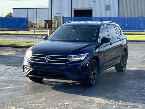 Used 2023 Volkswagen Tiguan SE FWD image 3