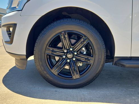 Used 2020 Ford Expedition XLT w/ Equipment Group 201A RWD image 11