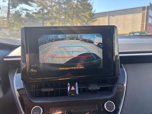 Used 2025 Toyota Corolla LE image 22