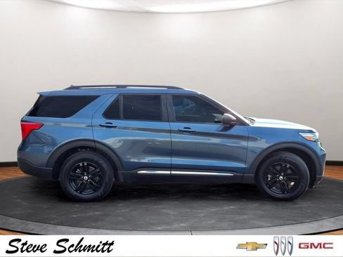 Used 2020 Ford Explorer XLT w/ Equipment Group 202A AWD/4WD image 26