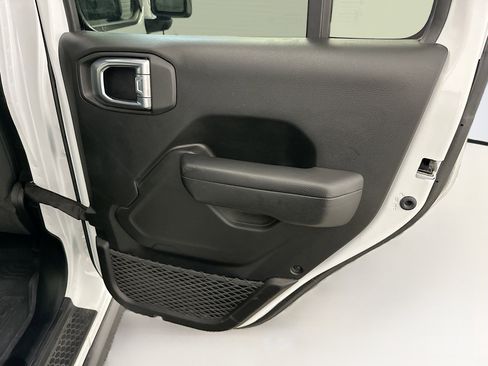 Used 2023 Jeep Wrangler Unlimited w/ Cold Weather Group image 31