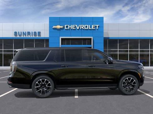 New 2026 Chevrolet Suburban RST w/ Advanced Technology Package AWD/4WD image 6