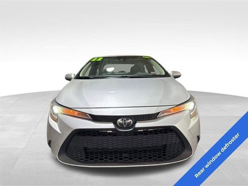 Used 2022 Toyota Corolla LE image 2