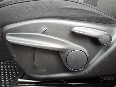 Certified 2023 Jeep Renegade Latitude image 25