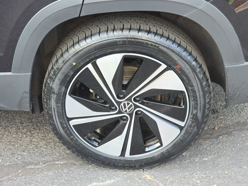 Certified 2023 Volkswagen Taos SE AWD/4WD image 33