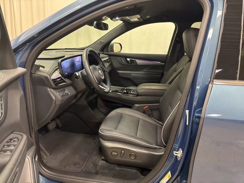 Used 2025 Buick Enclave Preferred image 16