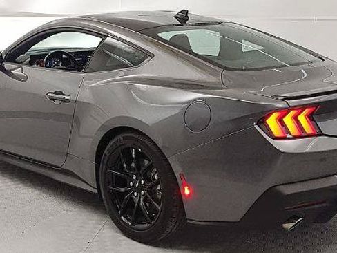 Certified 2025 Ford Mustang Coupe RWD image 4