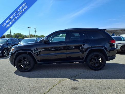Used 2018 Jeep Grand Cherokee Laredo AWD/4WD image 8