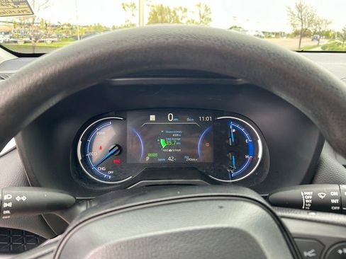 Used 2025 Toyota RAV4 LE AWD/4WD image 12