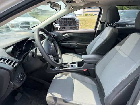 Used 2017 Ford Escape SE w/ Equipment Group 201A FWD image 14