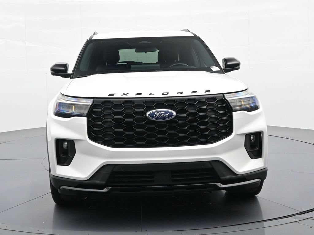 Certified 2025 Ford Explorer ST-Line AWD/4WD image 3