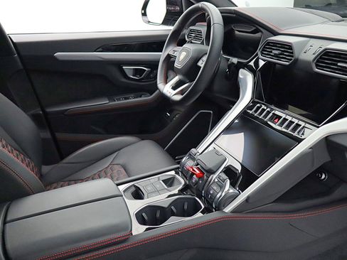 Used 2024 Lamborghini Urus S image 42