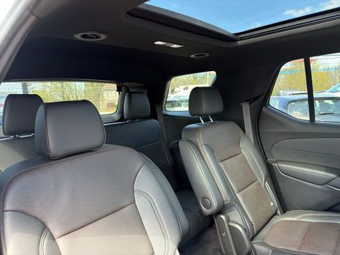 Used 2023 Chevrolet Traverse High Country FWD image 25