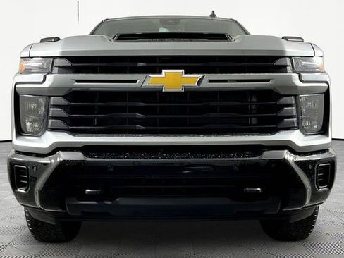 Used 2025 Chevrolet Silverado 2500 Custom w/ Custom Value Package AWD/4WD image 2