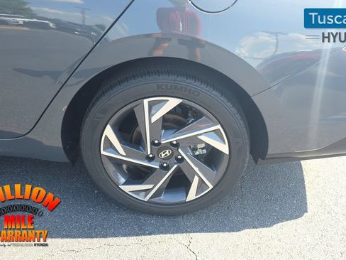 Used 2025 Hyundai Elantra SEL FWD image 11