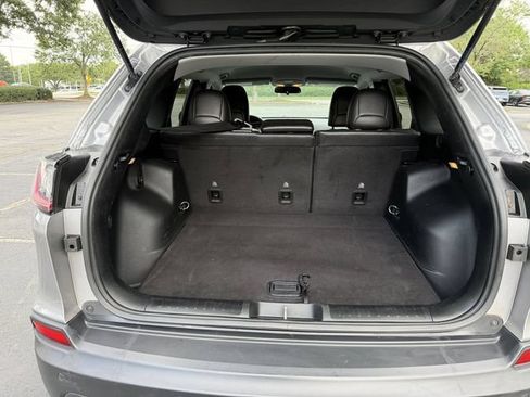 Used 2020 Jeep Cherokee Latitude Plus FWD image 32