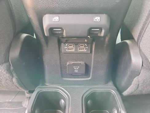 Used 2024 Jeep Wrangler Unlimited Sahara AWD/4WD image 9