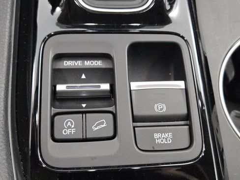 Used 2025 Honda Pilot Touring image 37
