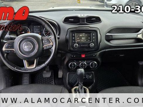 Used 2017 Jeep Renegade Latitude w/ Popular Equipment Group FWD image 34