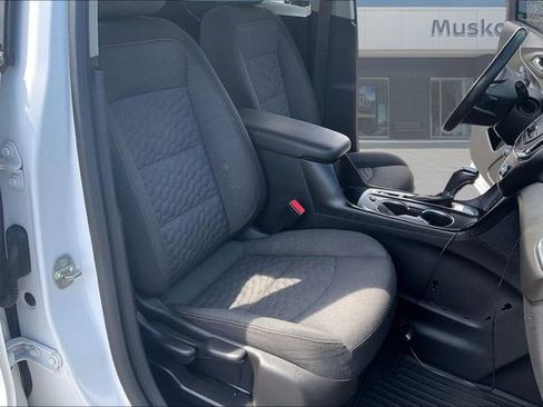 Used 2018 Chevrolet Equinox LT FWD image 28