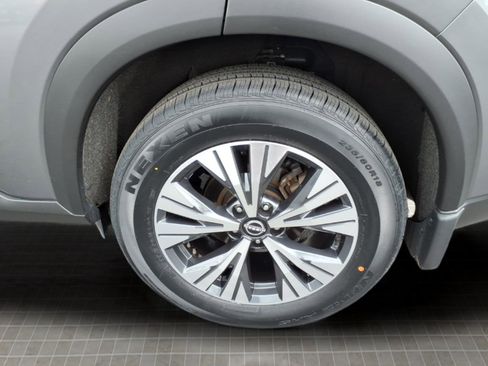 Used 2023 Nissan Rogue SV image 11