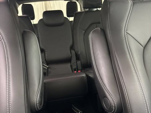 New 2026 Chrysler Pacifica Select w/ S Appearance Package FWD image 33