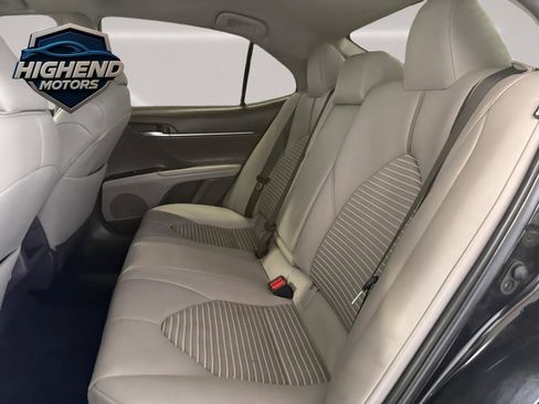 Used 2019 Toyota Camry SE FWD image 16