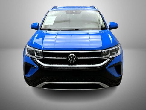 Used 2022 Volkswagen Taos SEL image 2