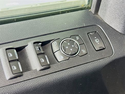 Used 2020 Ford F350 Platinum w/ FX4 Off-Road Package image 18