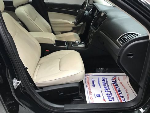 Used 2016 Chrysler 300 C w/ Safetytec Plus Group image 17
