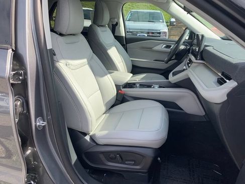 New 2026 Ford Explorer Active w/ Active Comfort Package AWD/4WD image 17