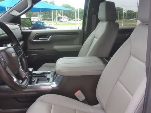Used 2024 Chevrolet Silverado 1500 LTZ AWD/4WD image 29