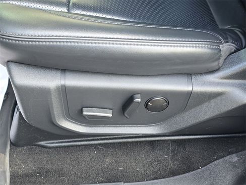 Used 2024 Ford Expedition XLT image 17