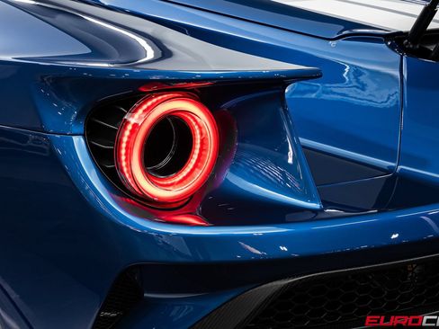 Used 2019 Ford GT RWD image 29