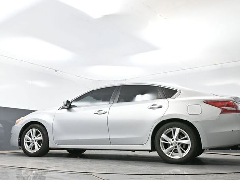 Used 2013 Nissan Altima 2.5 SV FWD image 52
