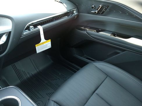 New 2026 Cadillac Lyriq Sport w/ LPO, ONYX Package AWD/4WD image 19